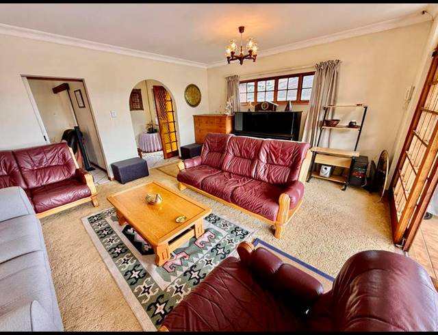 4 BEDROOM HOUSE FOR SALE IN CHASE VALLEY HEIGHTS